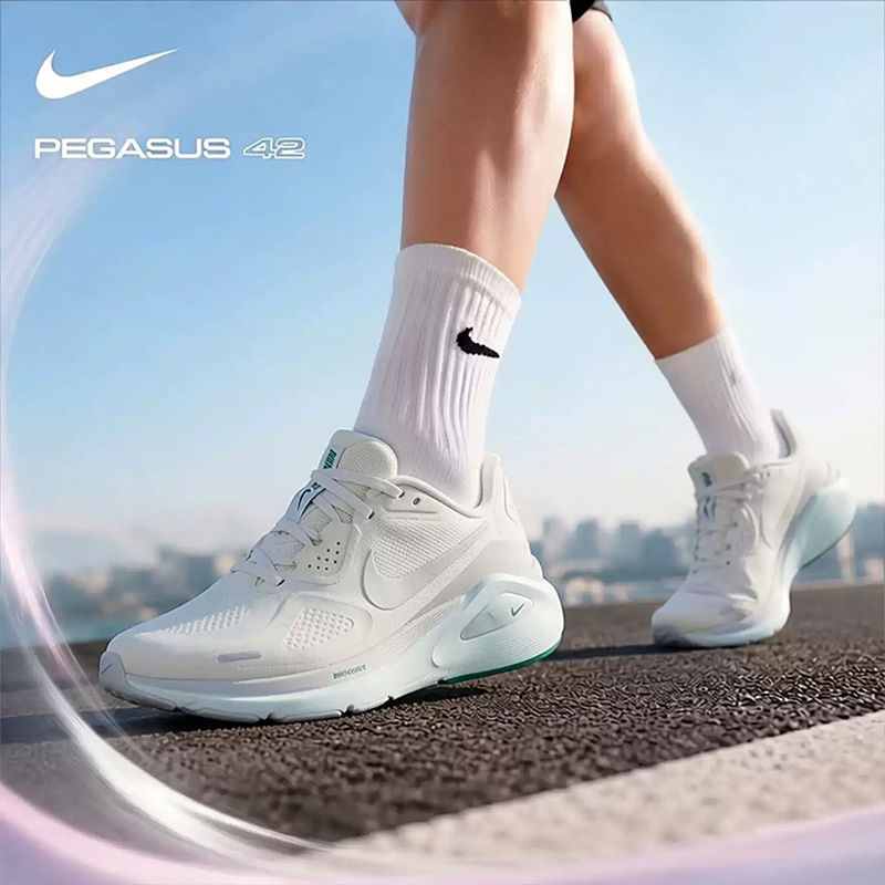 Nike Women's Running Shoes STR - đánh giá và giá Women'S Shoes Nike Jordan